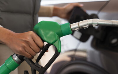 Gasolina sobe em outubro apesar de corte da Petrobras, enquanto etanol recua levemente